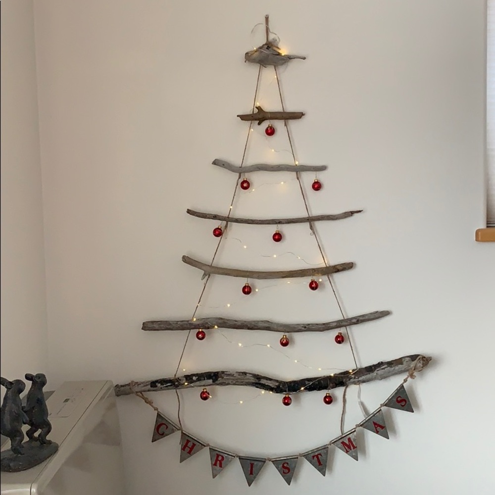 Driftwood hanging tree